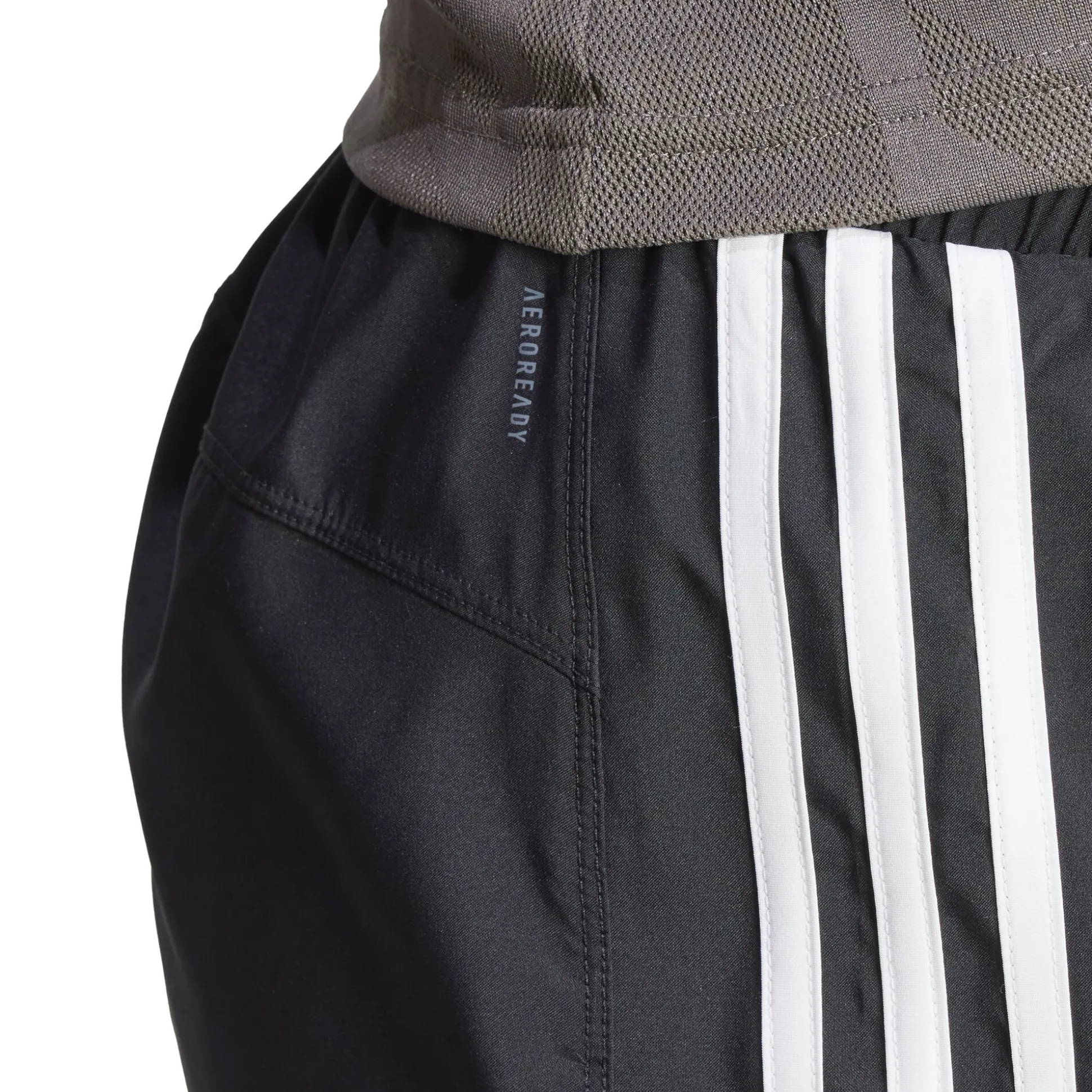 Outlet Pacer Woven Shorts Women - Black, White Shorts
