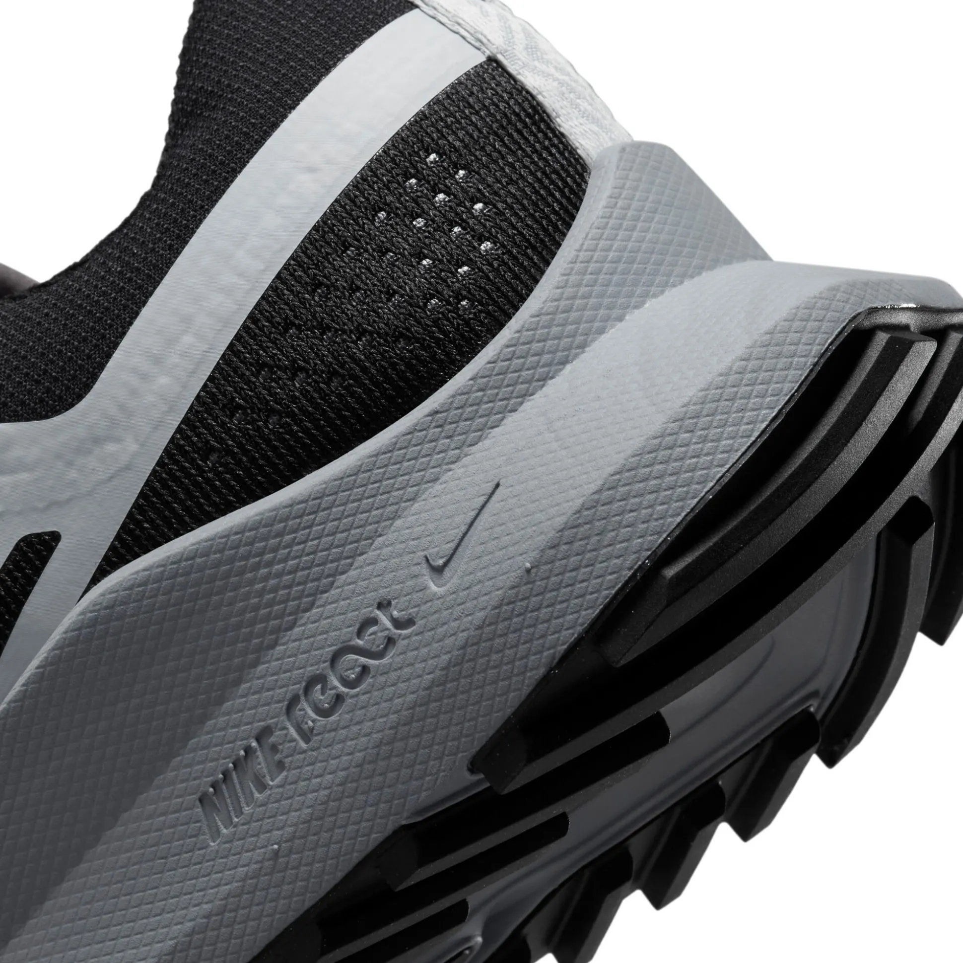 Hot Pegasus Trail 4 Trail Running Shoe Women - Black, Grey Running Shoes
