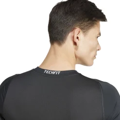 Sale TechFit Compression T-Shirt Men - Shirts